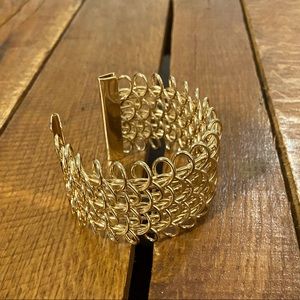 Adjustable gold bracelet